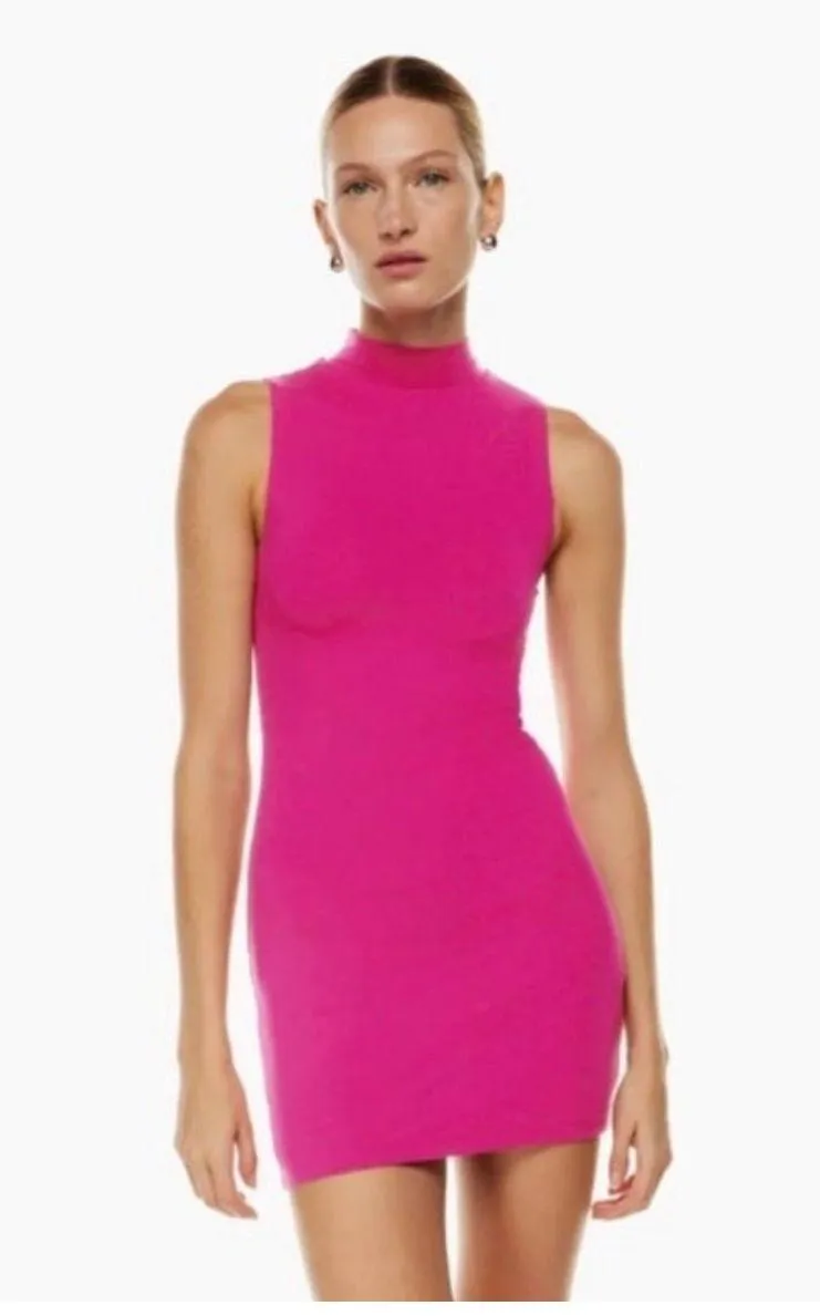 Aritizia Babaton Contour Mockneck Mini Dress....Color: Coral
