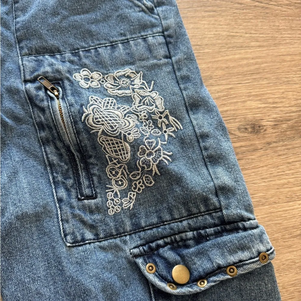 Venus Embroidered Cropped Pocketed Y2K Denim Jeans - Image 2