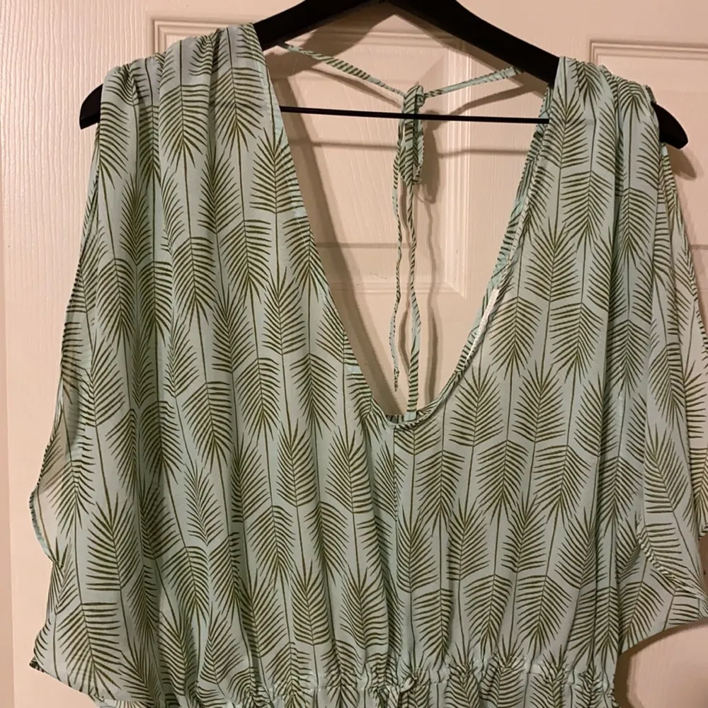 Francesca’s tropical leaf pom sheer swim romper, size medium - Image 11