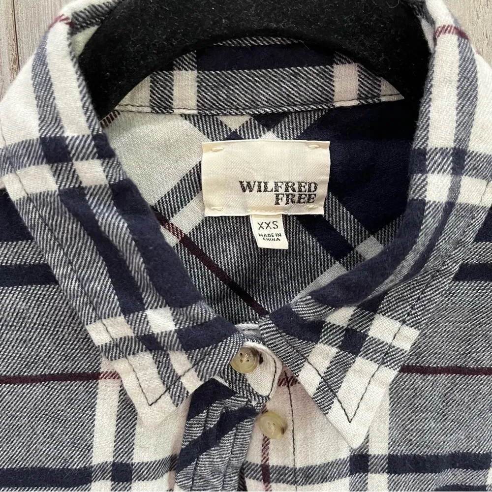 Wilfred Free Aritzia Blue Plaid Flannel Button Front Long Sleeve Shirt - Image 2
