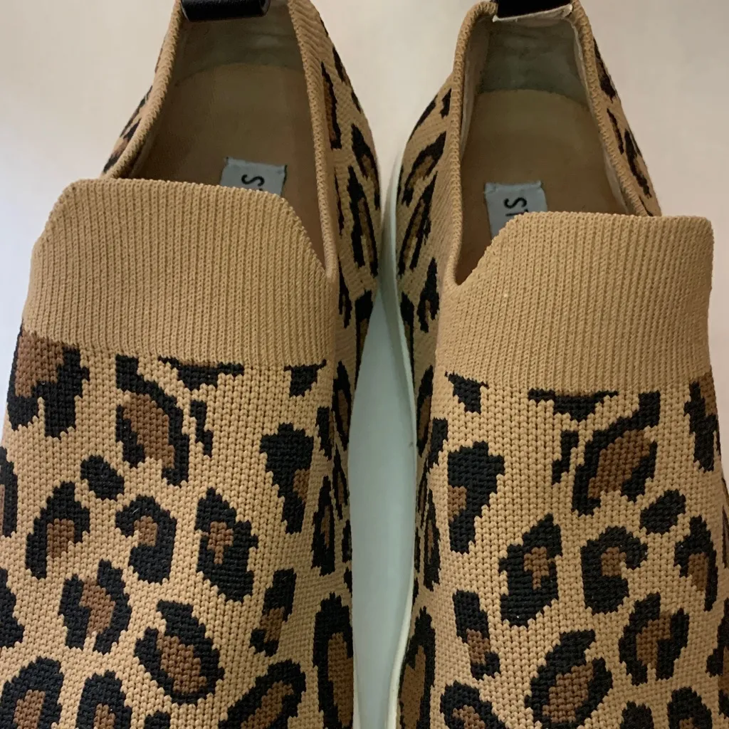 Steve Madden Tan and Black Animal Print Slip-Ons (273) - Image 8