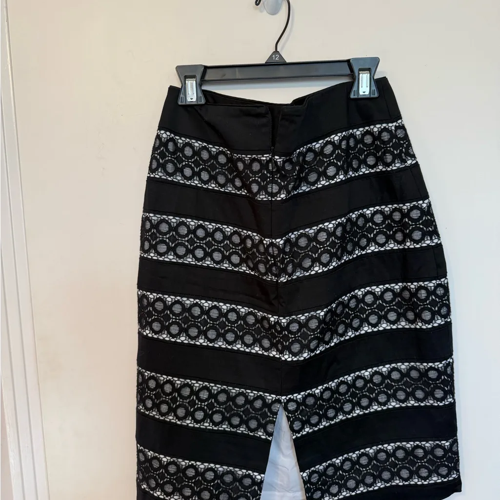 Elegant Black and White Women's Skirt - Image 6