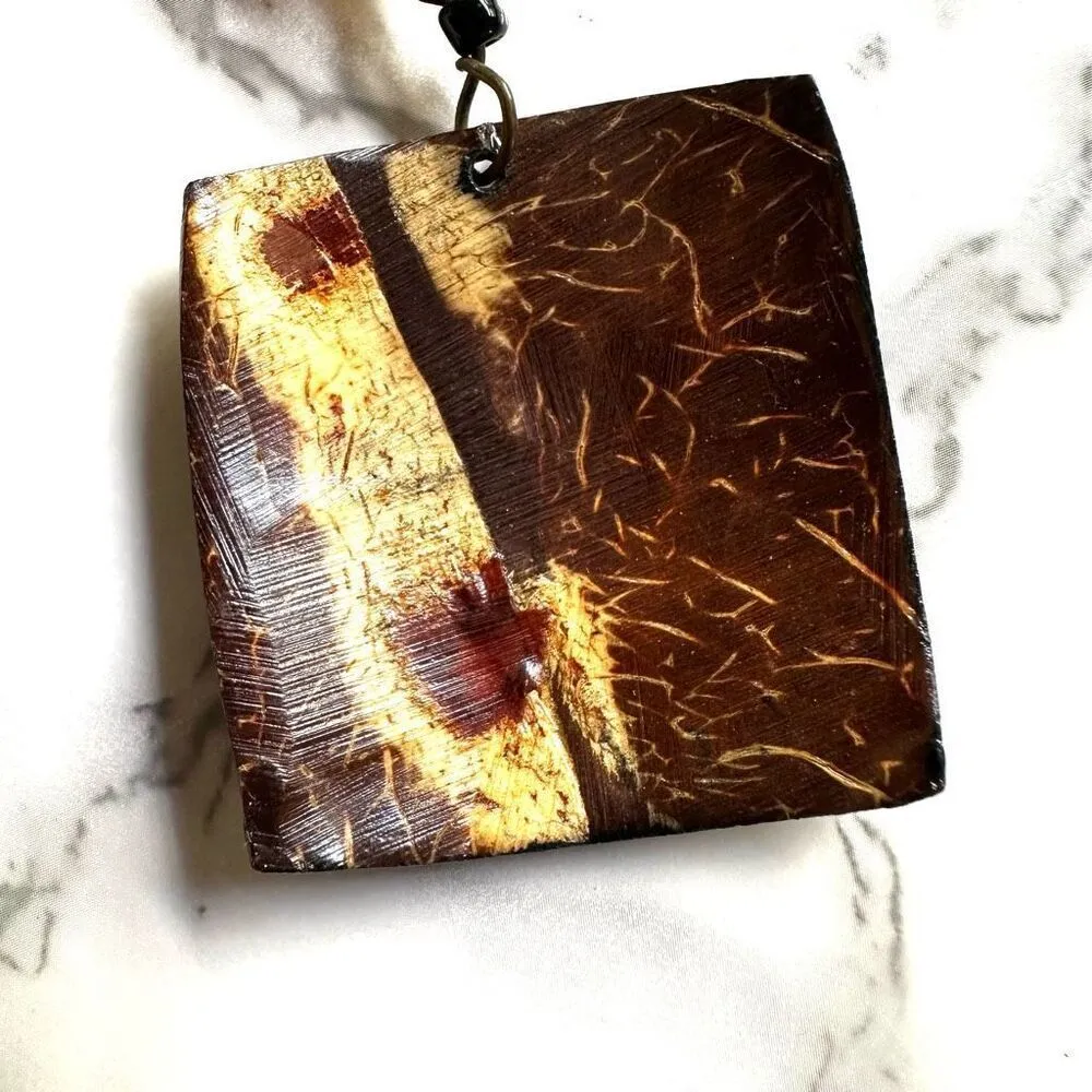Coconut shell square pendant necklace Brown - Image 7