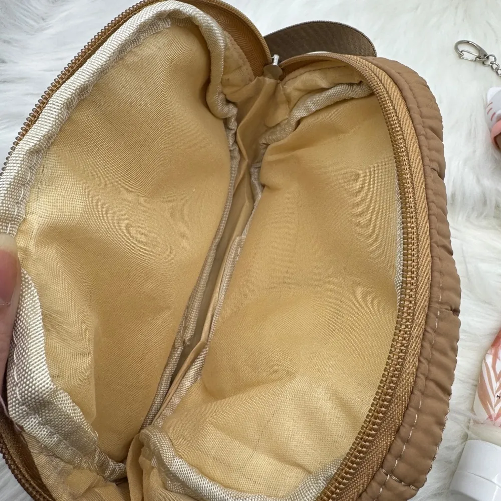 Women’s Tan Puffer Crossbody Quilted Bag - Image 5