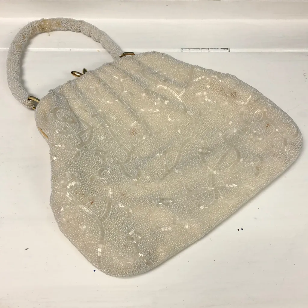 Vintage exclusively for Broadway stores white‎ beaded bag gold accents 10” x 8” White - Image 2