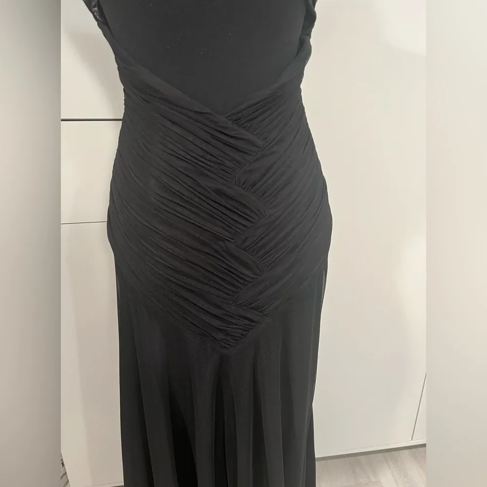 Cachet evening dress , special occasion dress , prom dress .‎ Size 4 Black - Image 6