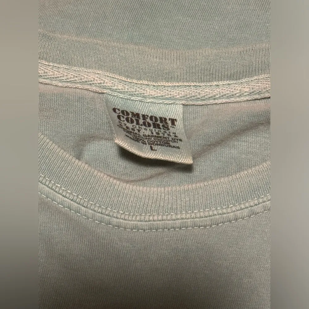 EUC  Blue and Yellow Key Largo Salty Dog graphic tee size large - Image 4