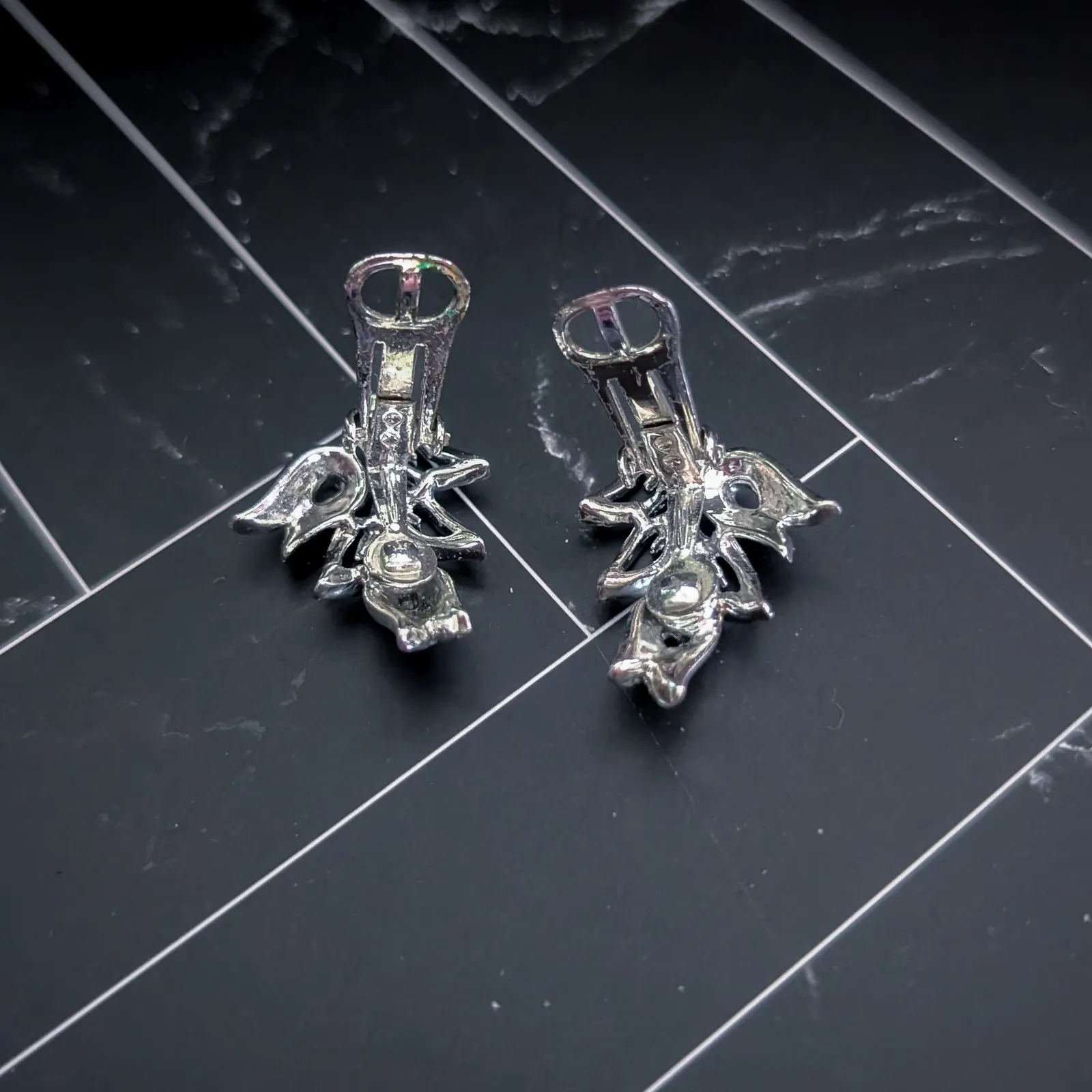 Vintage Clip On Earrings Large Silver Tone Wheat? Harvest Fall 1 & 1/8" - Image 6