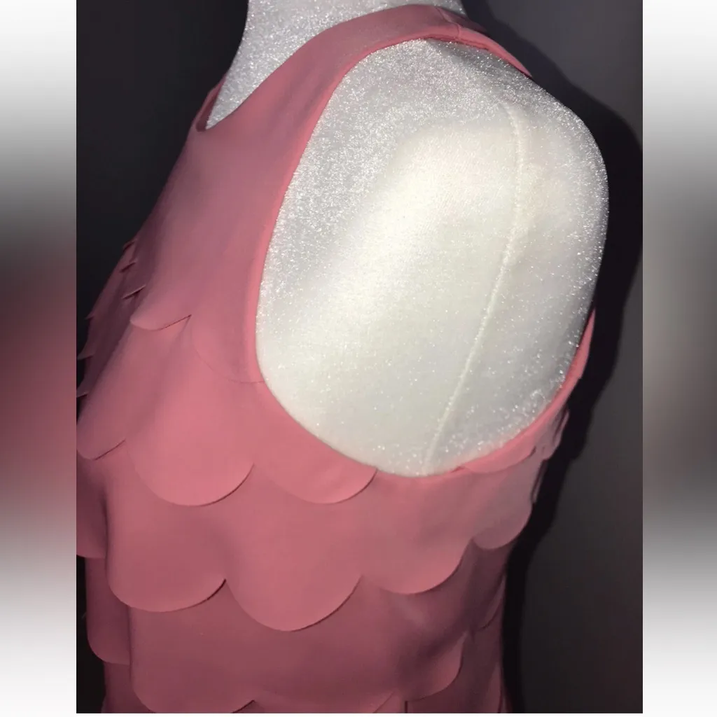 White House Black Market Scalloped Tiered Sculpted Shift Coral Dress Size 6 - Image 6