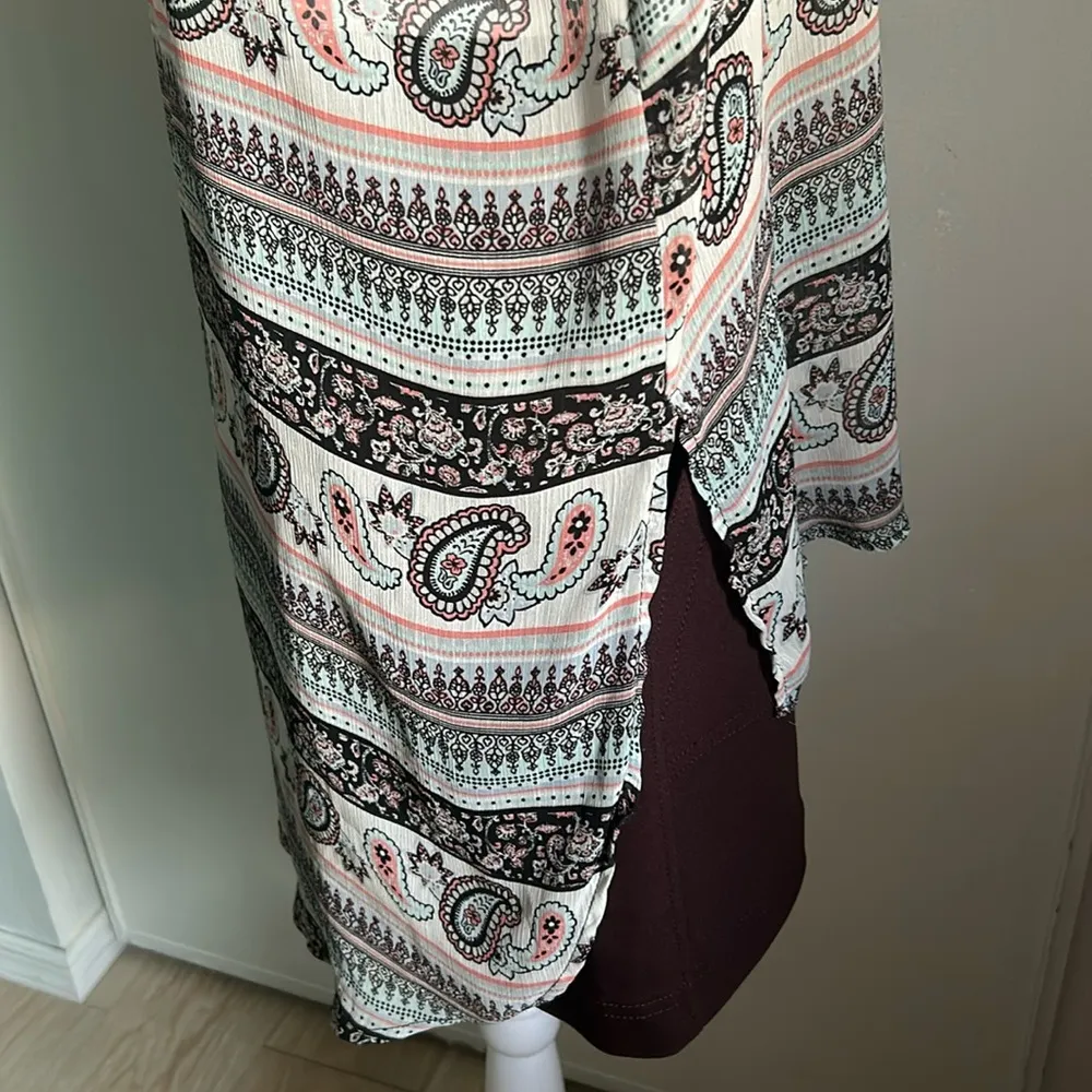 No Boundaries Women’s Boho Paisley Print Sleeveless Tunic Sheer Overlay Top - Image 5