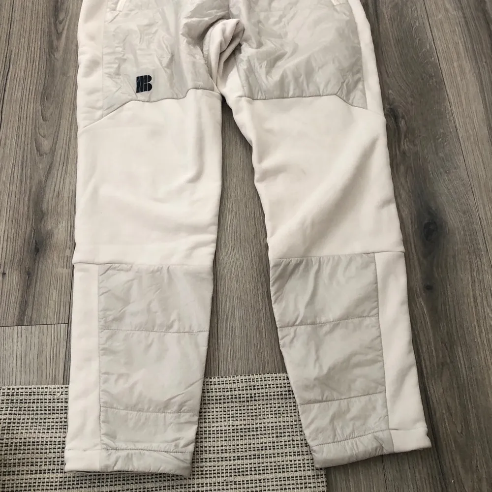 Burton Women’s Amora Hybrid Snow Sweatpants Water Resistant Off White Medium - Image 9