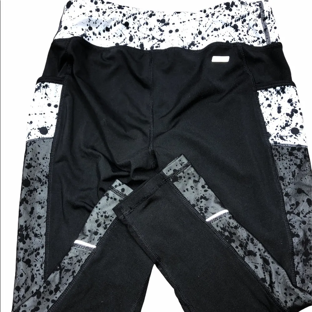 Danskin now size small black paint crop leggings - Image 2