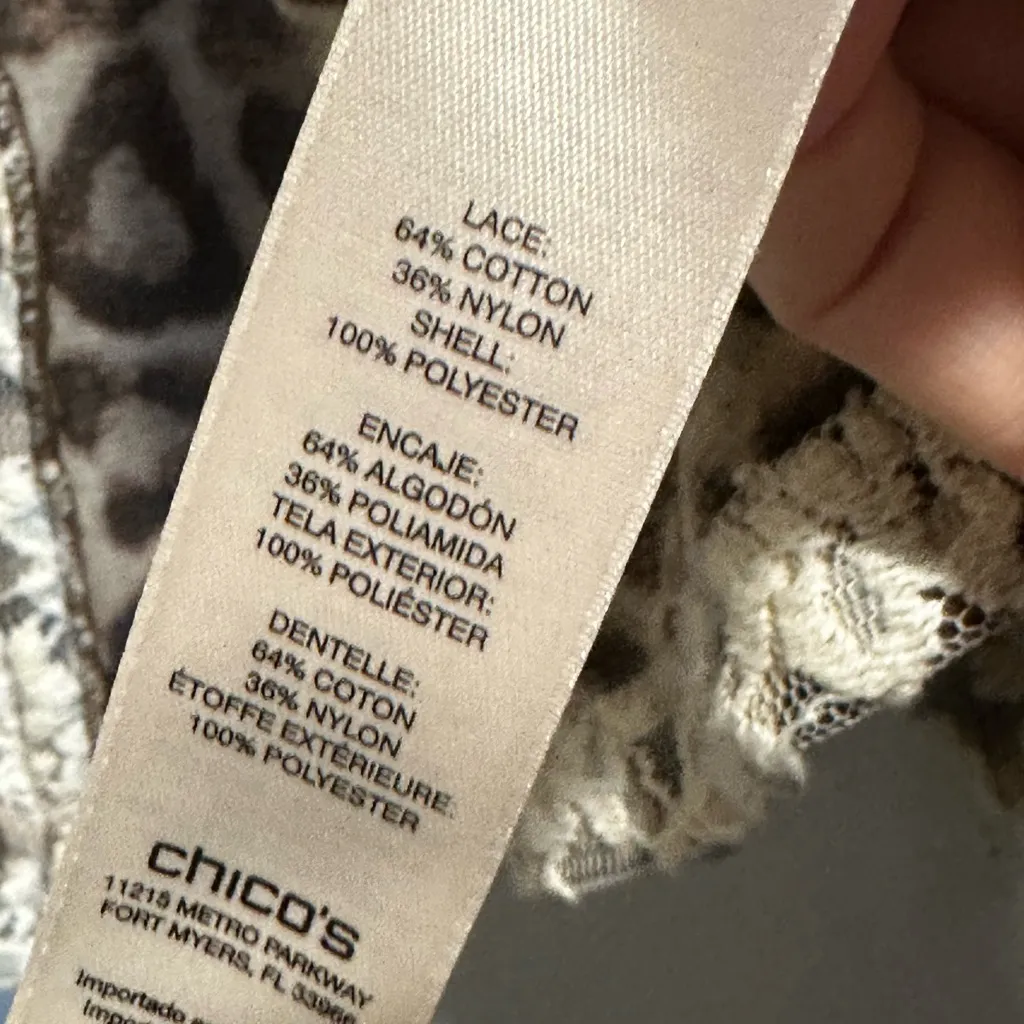 Chicos size 4 lace blazer leopard interior - Image 8