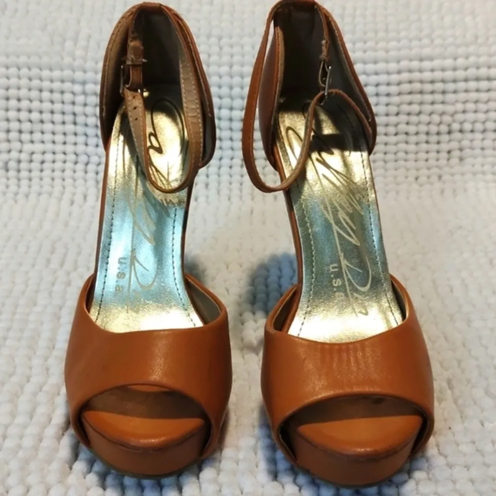 Cathy Din Cognac Platform Heels Open Toe Size & EUC #3086 - Image 2