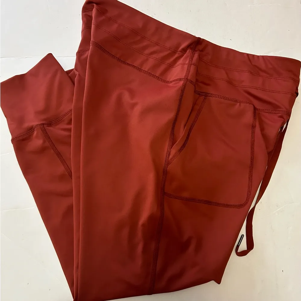 Women’s layer 8 rust/orange work out pants size XXL - Image 3
