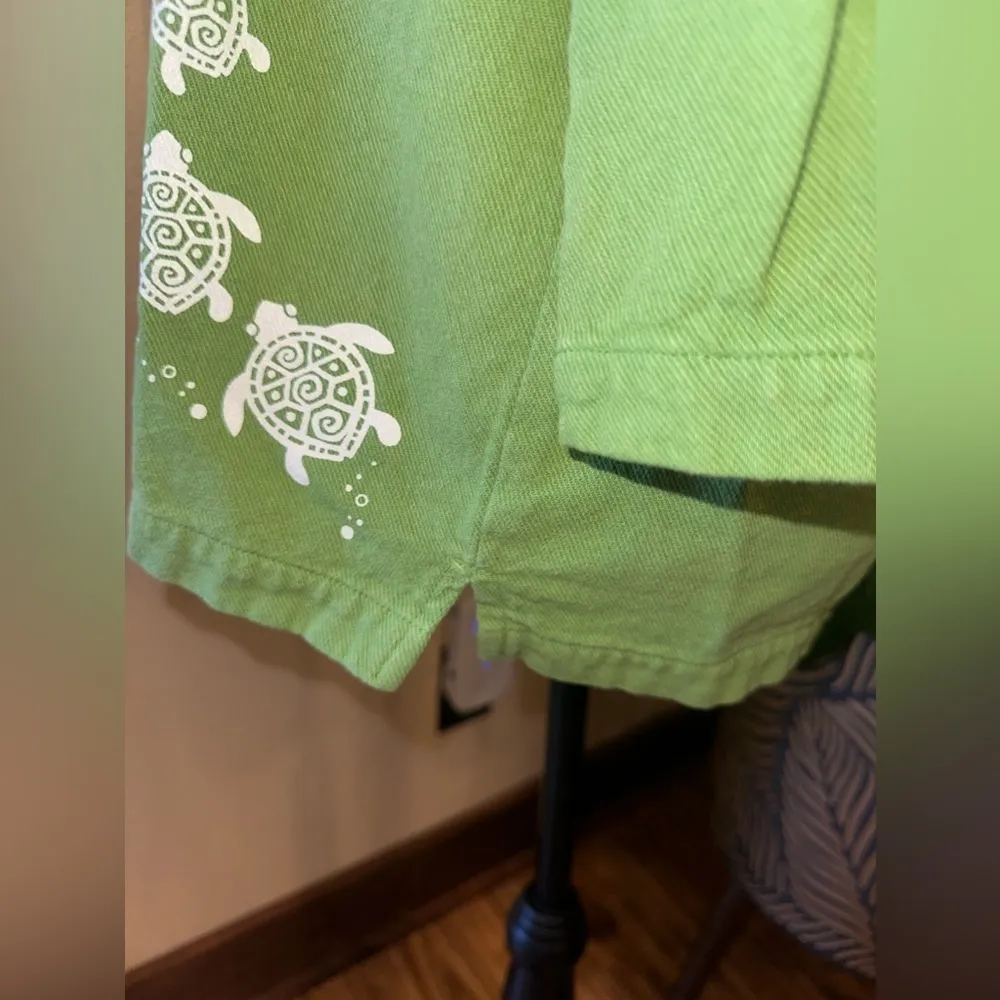 EUC SOLA VIVE GREEN SEA TURTLE SWEATSHIRT LONG SLEEVE SZ S/M - Image 7