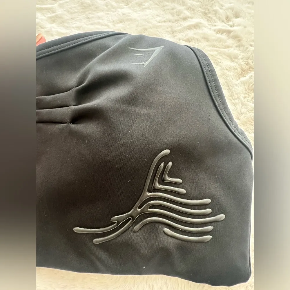 Criss Cross Back Sports Bra in Black Size Small - Image 8