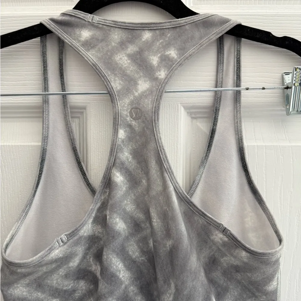 Lululemon Grey White Chevron cool Racerback Tank Top size 4 / S - Image 6