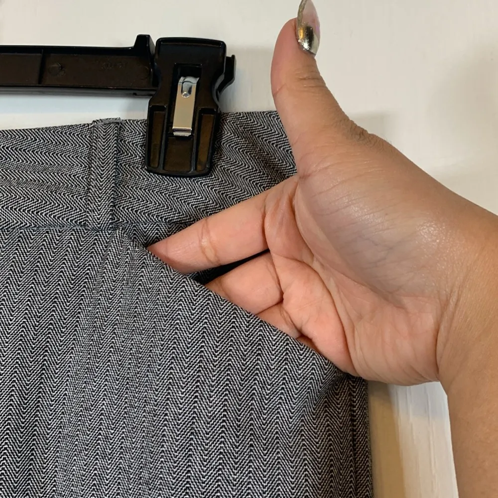 Express Black White Editor Bootcut Dress Pants Trouser Size 2 EUC #VEG-0084 - Image 4