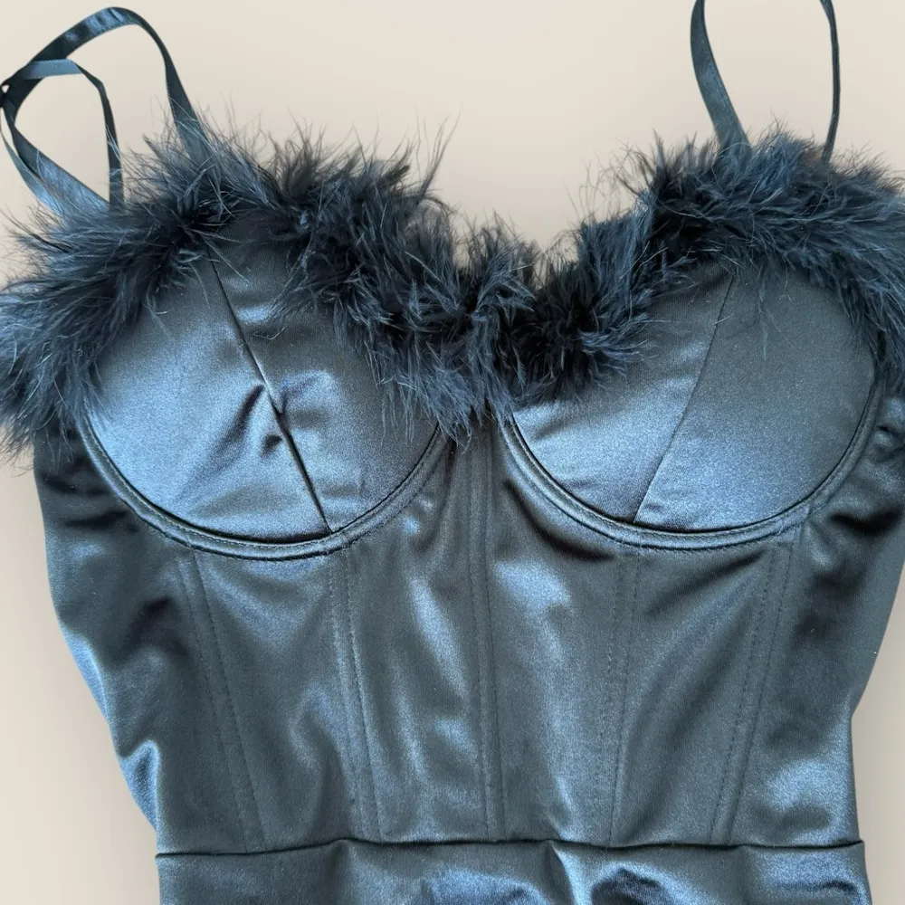 Windsor | Satin Feather Corset Bodysuit | Size L - Image 7