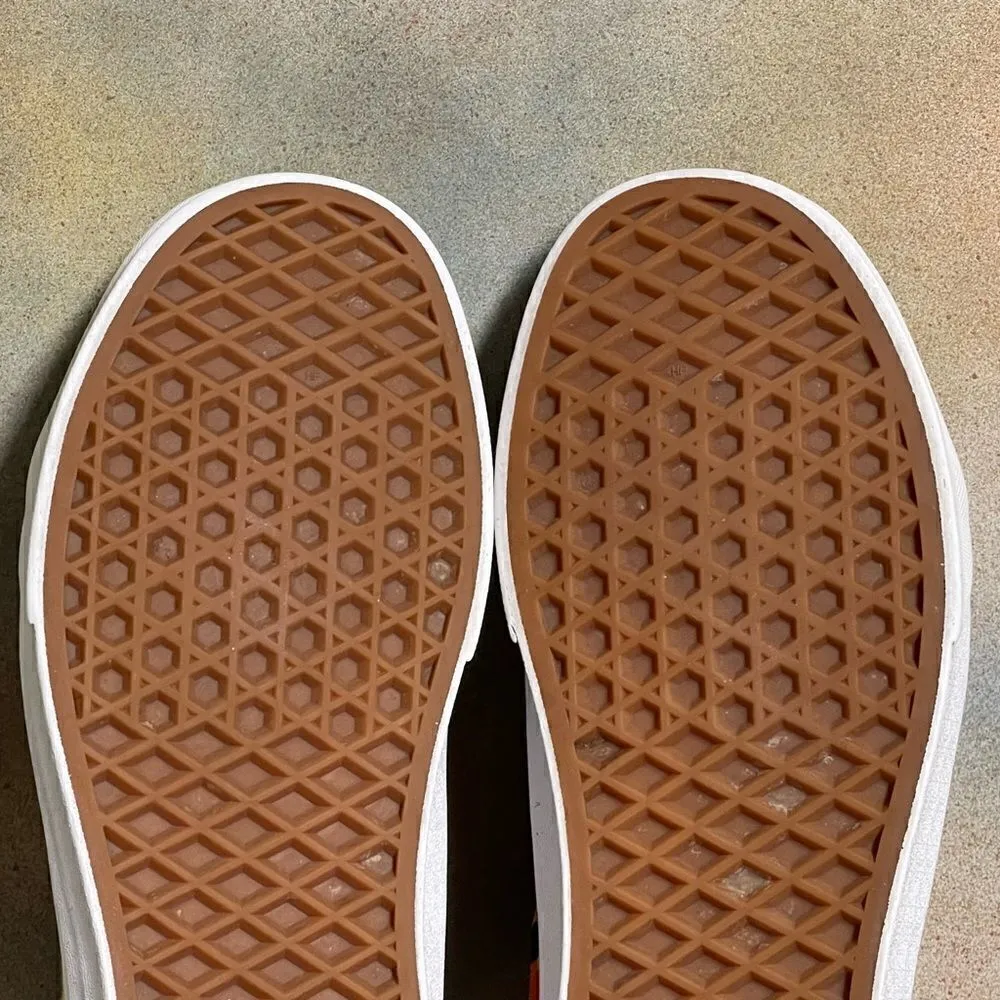 Vans Old Skool Women's Sneakers Size 7M - Image 14