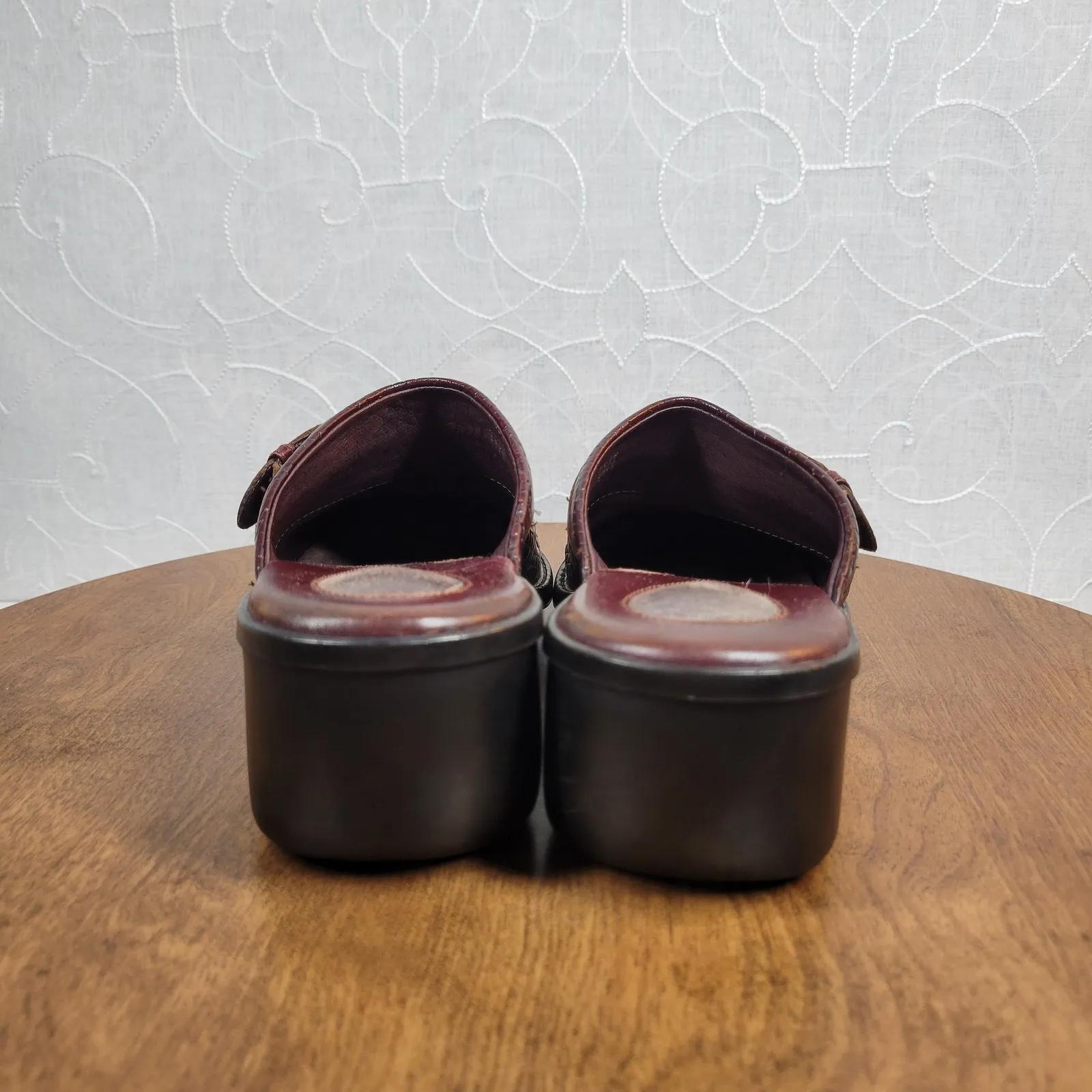 Clarks Artisan Womens Shoes 7.5 Burgandy Weaved Leather Buckle Slip‎ On Mules - Image 11
