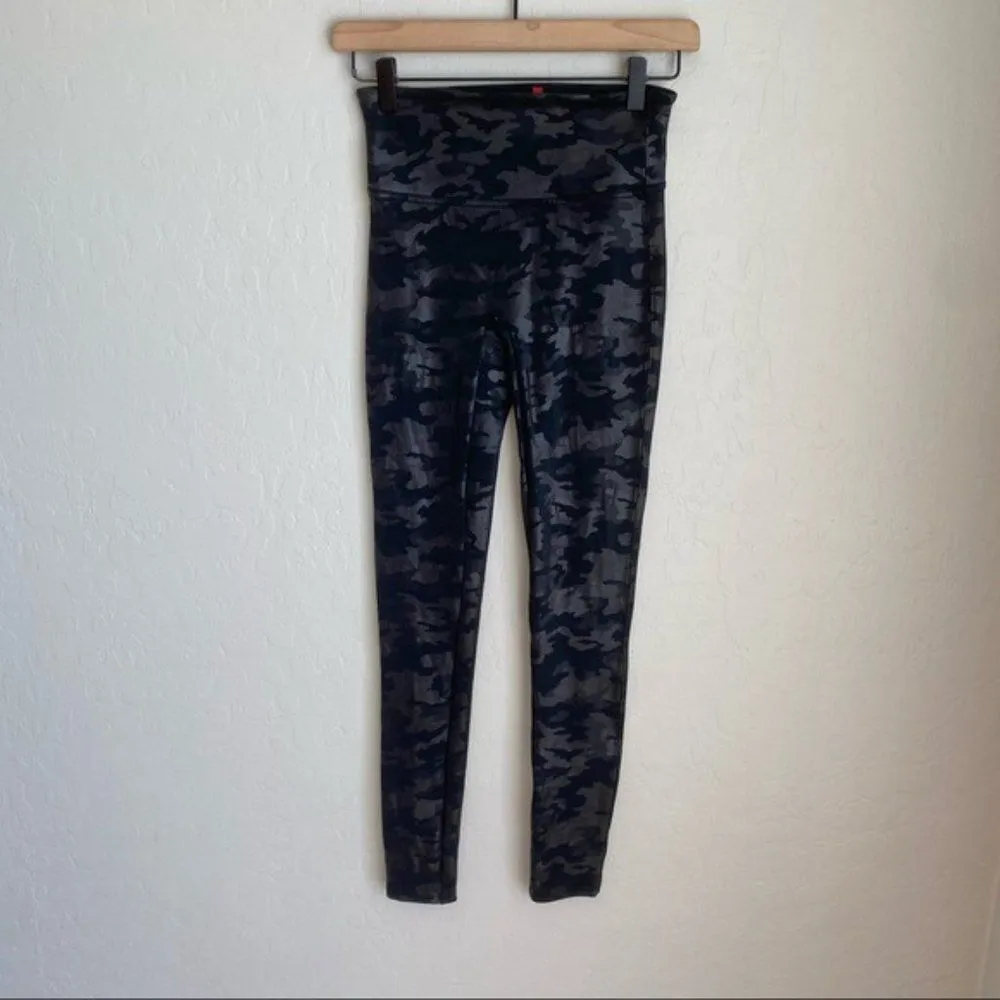 Spanx Faux Leather Camo Print Pull On Leggings Black Size Medium - Image 7