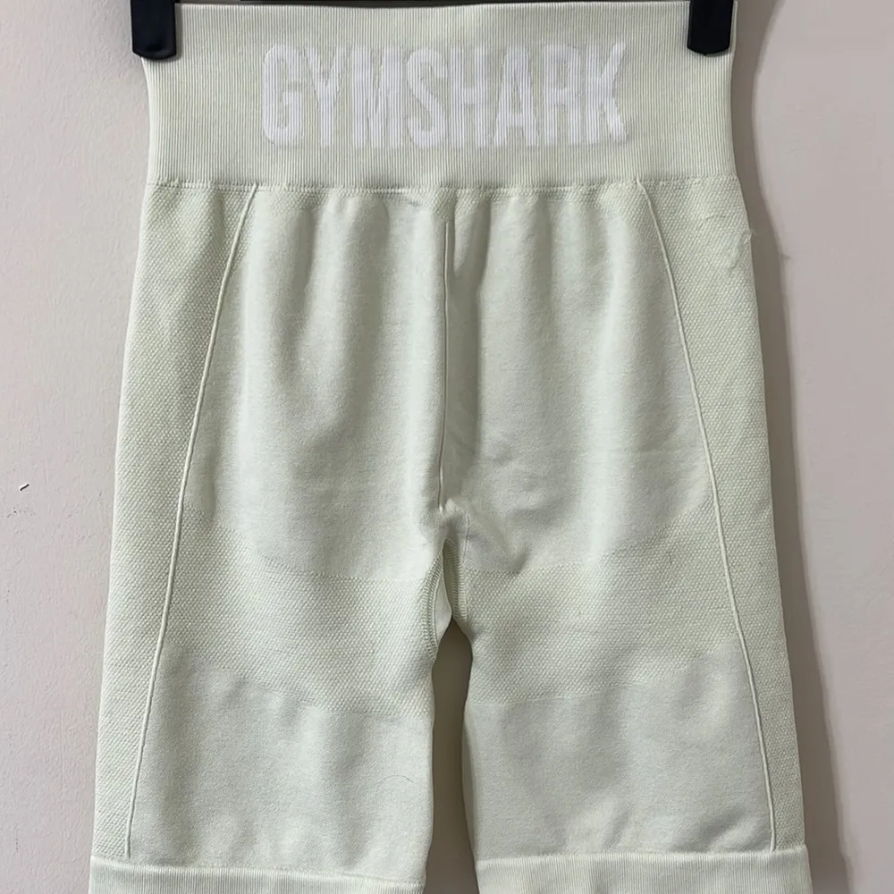 NEW Gymshark Flex Cycling Bike Shorts Light Green Yellow Marl Size Medium - Image 8
