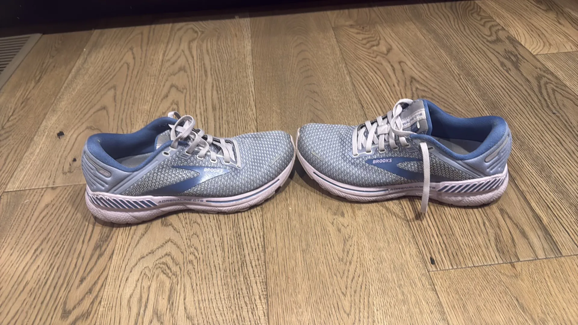 Brooks Running Shoes Adrenaline GTS 22 - Image 6