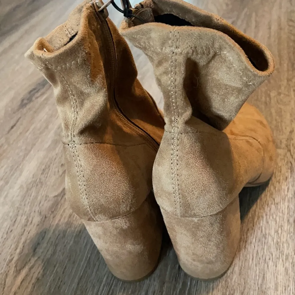 Madden Girl Heeled Boots Size 9.5 Medium - Image 6