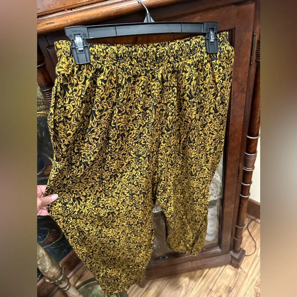 EUC  VTG Impressions by California Vintage High waist  cropped paper bag pants - Image 3