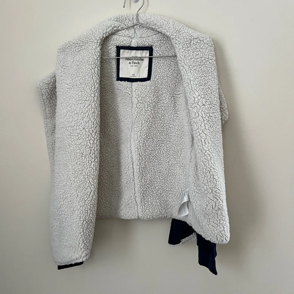 Abercrombie & Fitch Cozy Sherpa Open Front Cardigan Jacket Size XS / S - Image 3