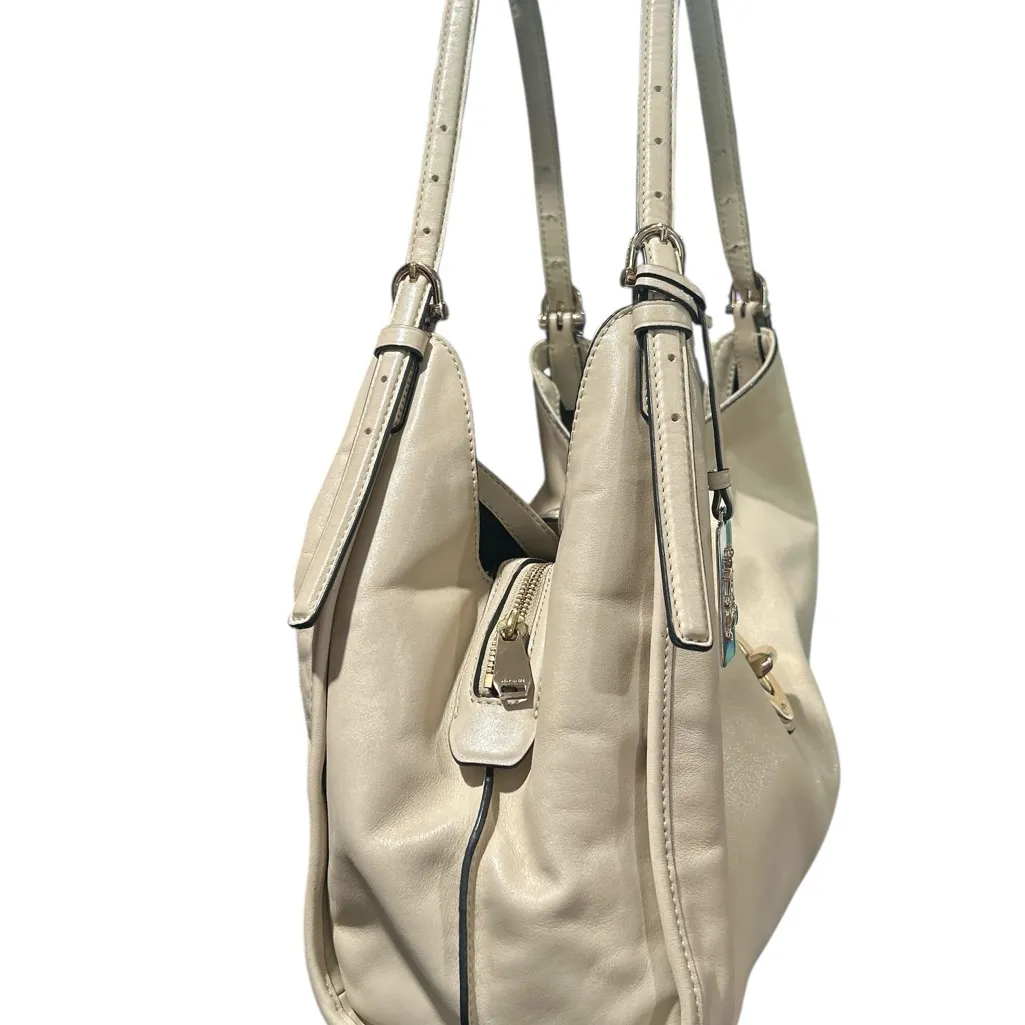 Coach Cream and Gold Hobo Bag with BUTTER SOFT LUXURIOUS LEATHER VERY CLASSY - Image 5