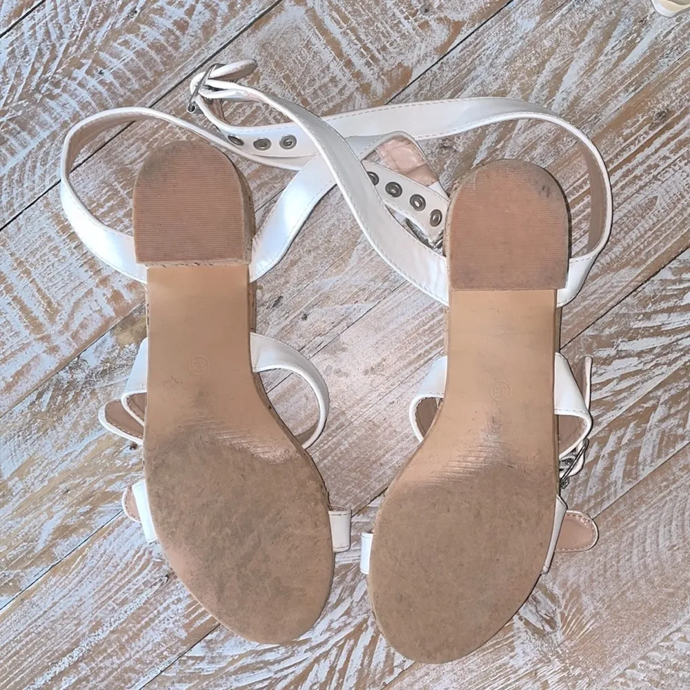 🤍🥥 YOKI Strappy Buckle Ankle Sandals 🥥🤍~8.5 🤍 - Image 7
