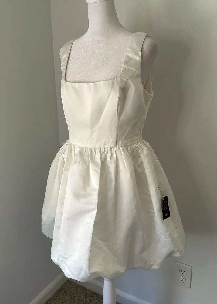 Lulu’s Regal Cutie white satin bubble hem mini dress size L NWT - Image 3