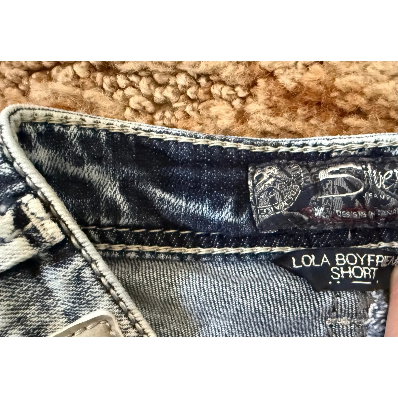 Silver Jeans Co Lola Boyfriend Distressed Acid Wash Denim Shorts Size 31 - Image 3