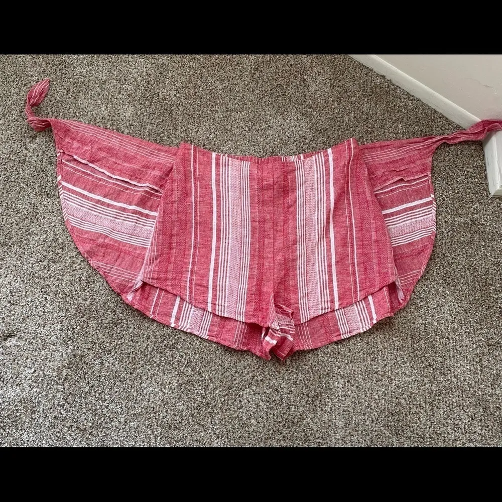 Express Super High Waisted Asymmetrical Side Tie Striped Linen-Blend Sho… - Image 7