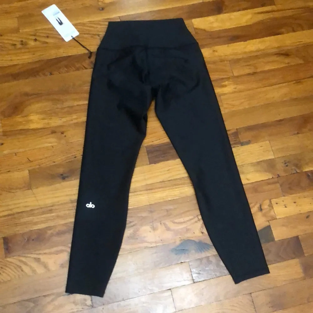 Alo 7/8 black Airlift legging - Image 4