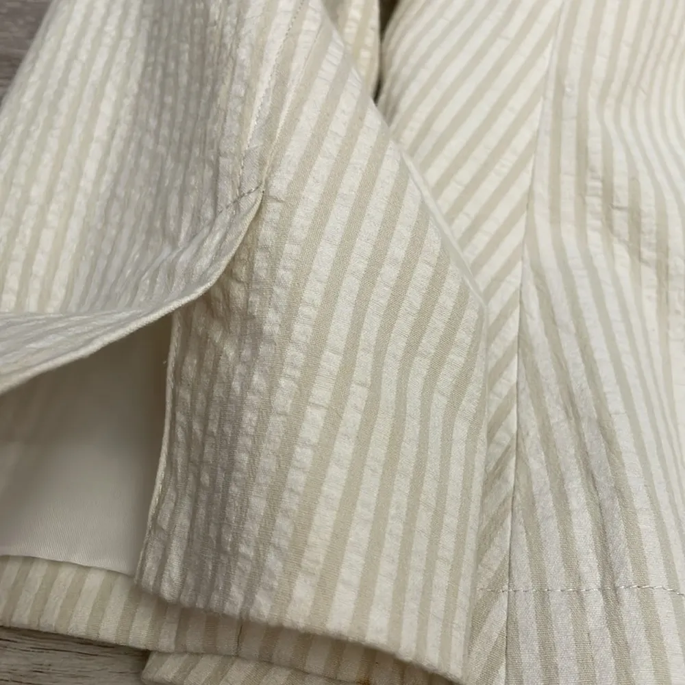 Tan & White Seersucker Stripe 3/4 Sleeve 2 Button Blazer Size 12 - Image 12