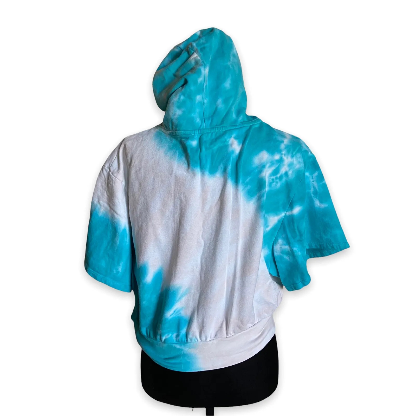Ivory Ella Womens Hoodie Size Large Short Sleeve Cropped‎ Tie Dye Blue Tan - Image 3
