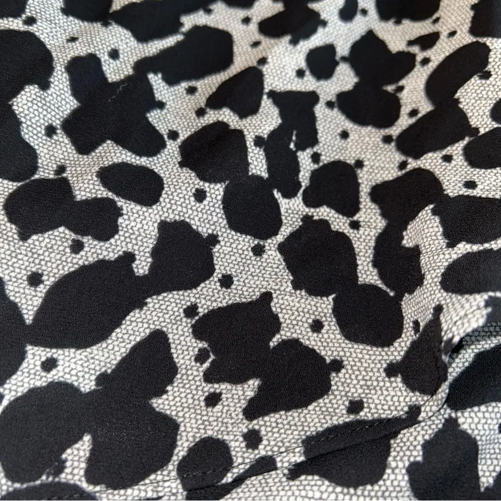 Express gray and black leopard print strapless romper size 0 ruffle detail - Image 3