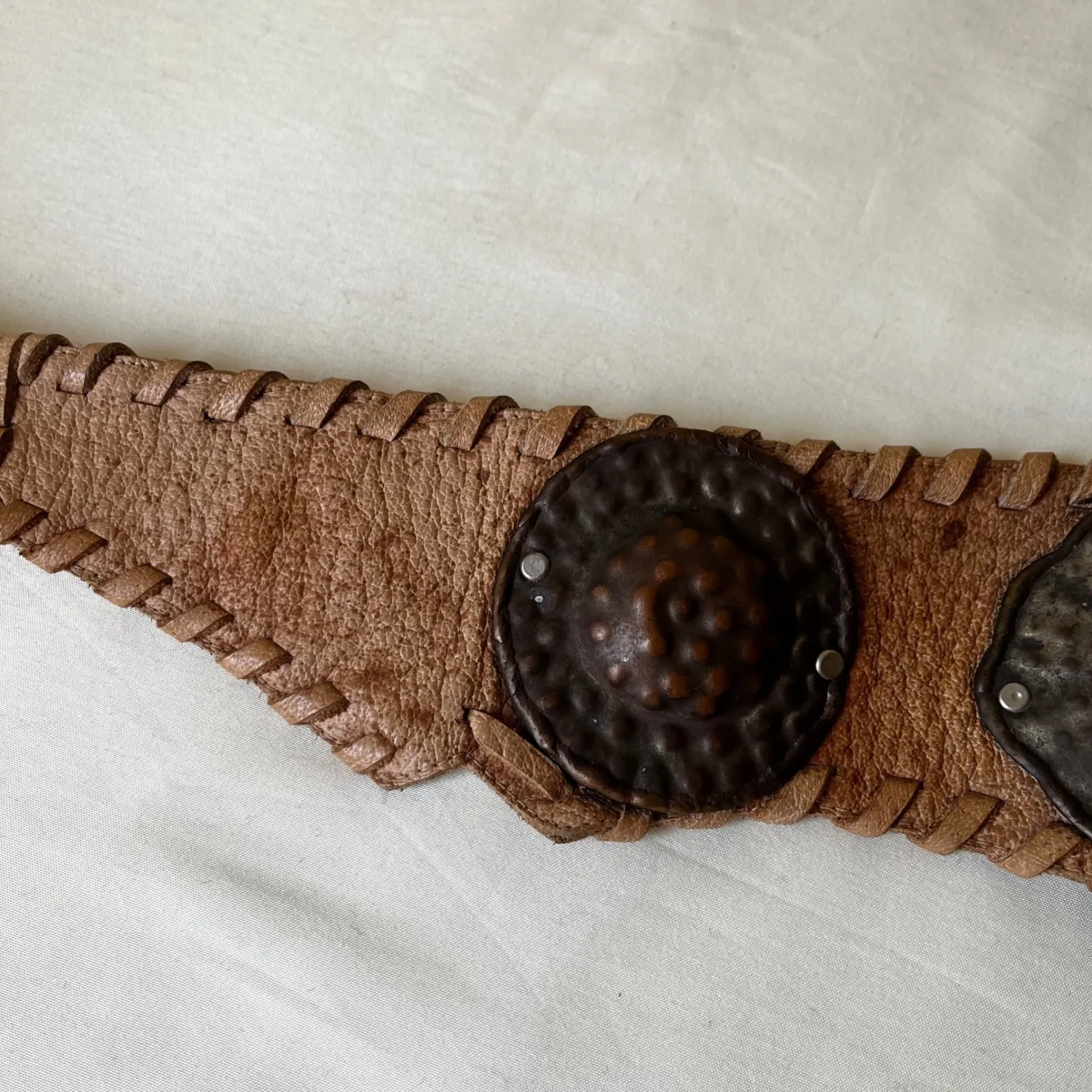 Vintage Julio de Peralla Spain Tooled Leather Stone Belt Boho Western 70s S/M Tan - Image 4