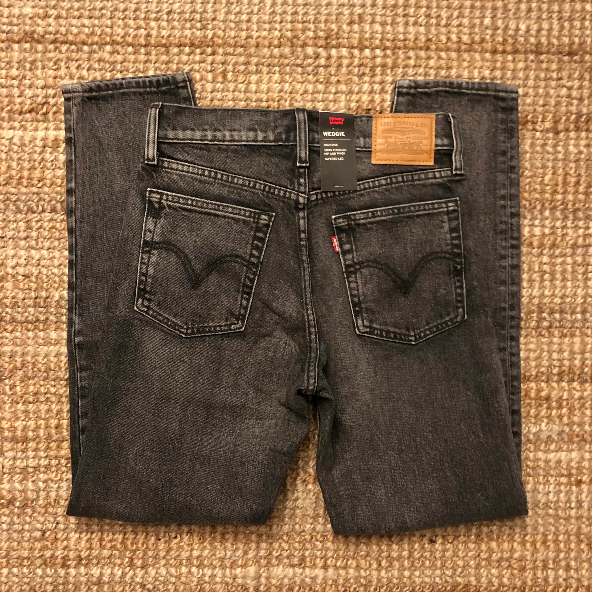 Levi’s • “Wedgie” Fit Ankle Women’s Jeans - Image 4