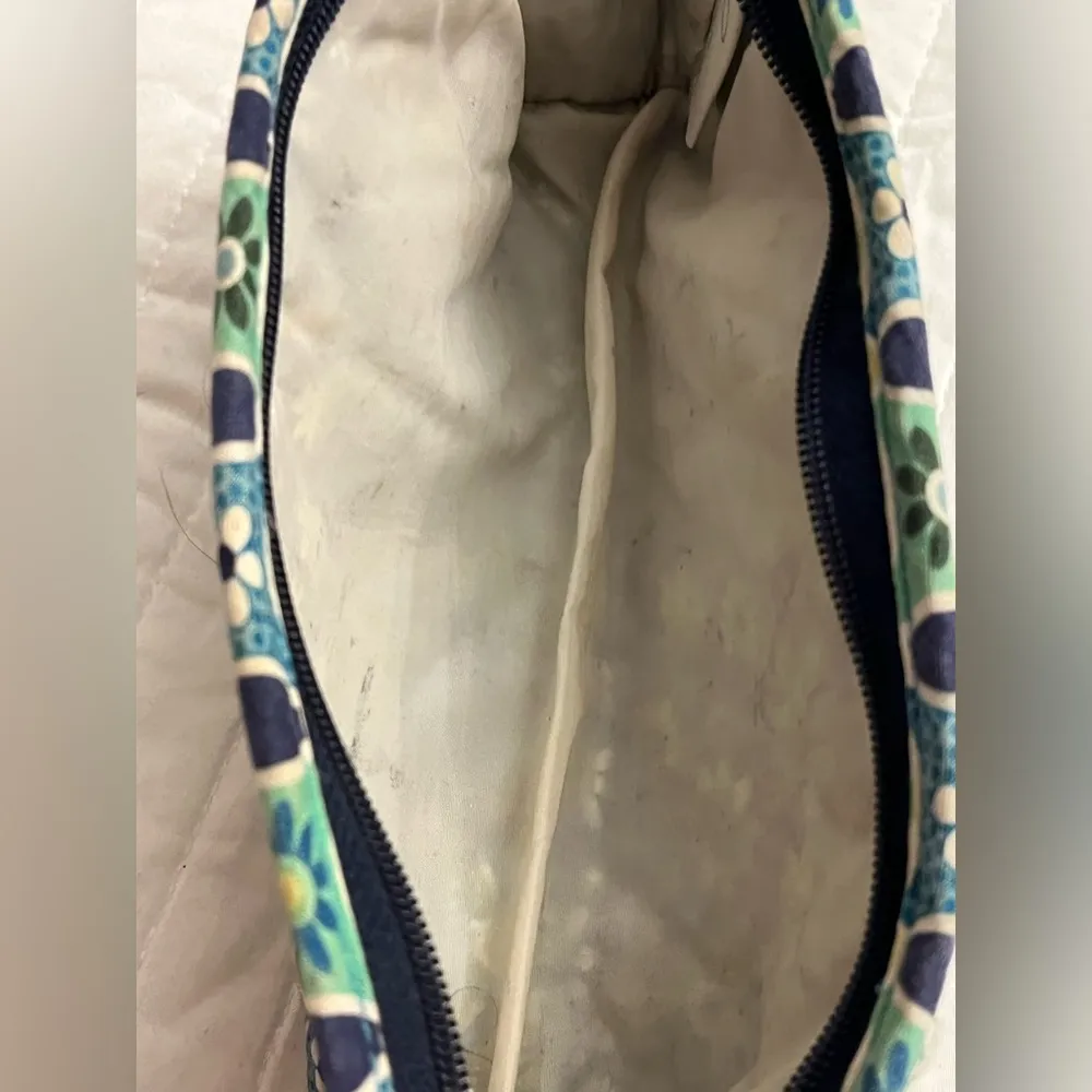 Vera Bradley  Daisy Daisy Small Bow Cosmetic Case - Image 5