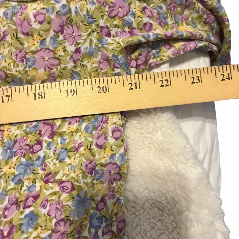 Alice Blue  flower print long sleeve ruffle blouse size medium - Image 6