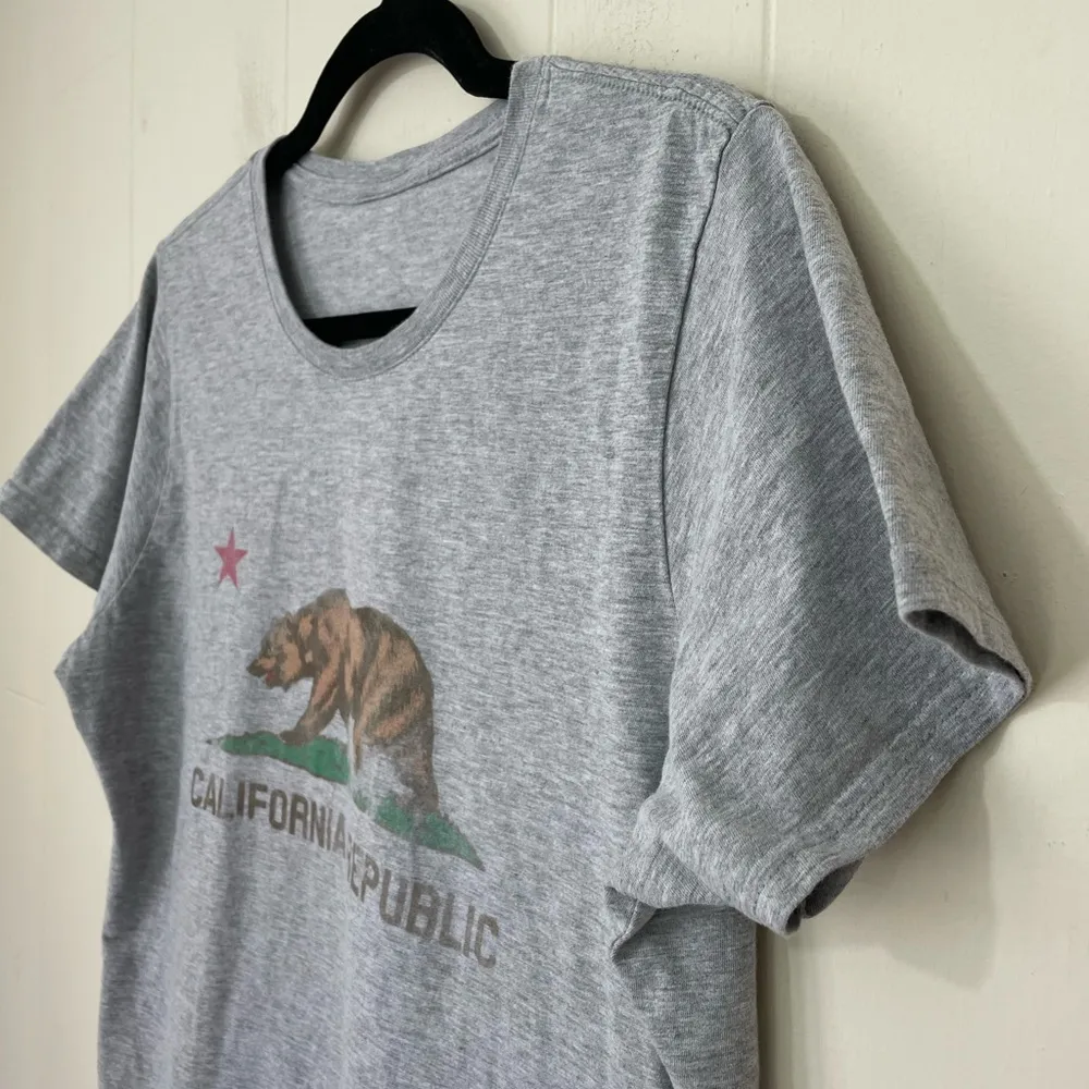 California Republic Bear Graphic T - Image 4