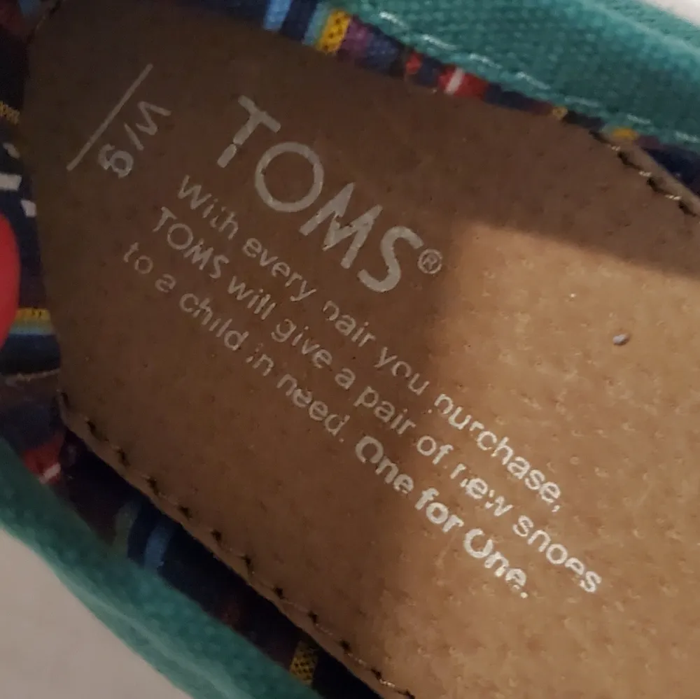 🔥SALE🔥NWOT! Toms Green UNCW College Custom Slip Ons 9 - Image 2