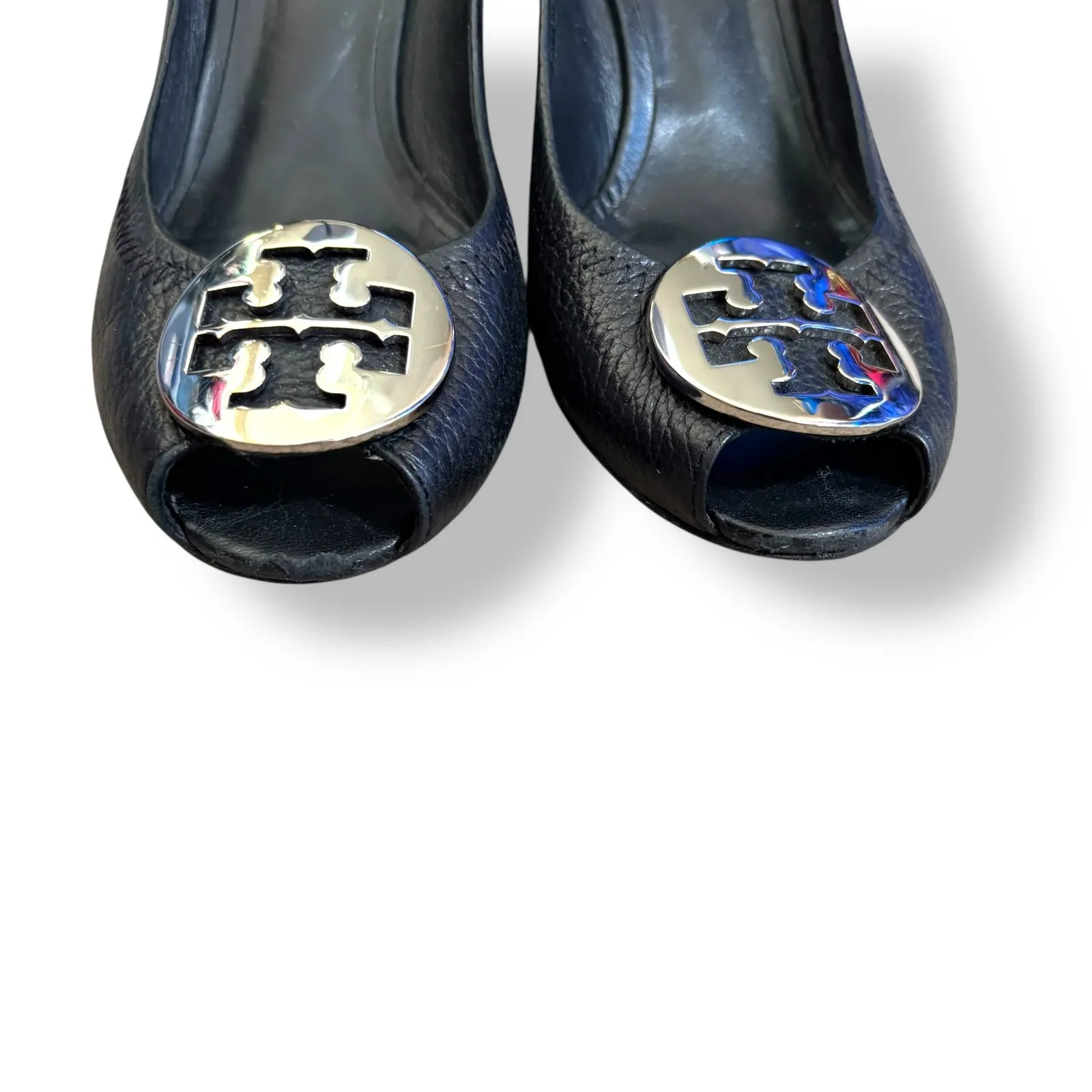 Tory Burch Sally Black Pebbled Leather Wedge Peep Toe Pumps Gold Medallion Logo - Image 3