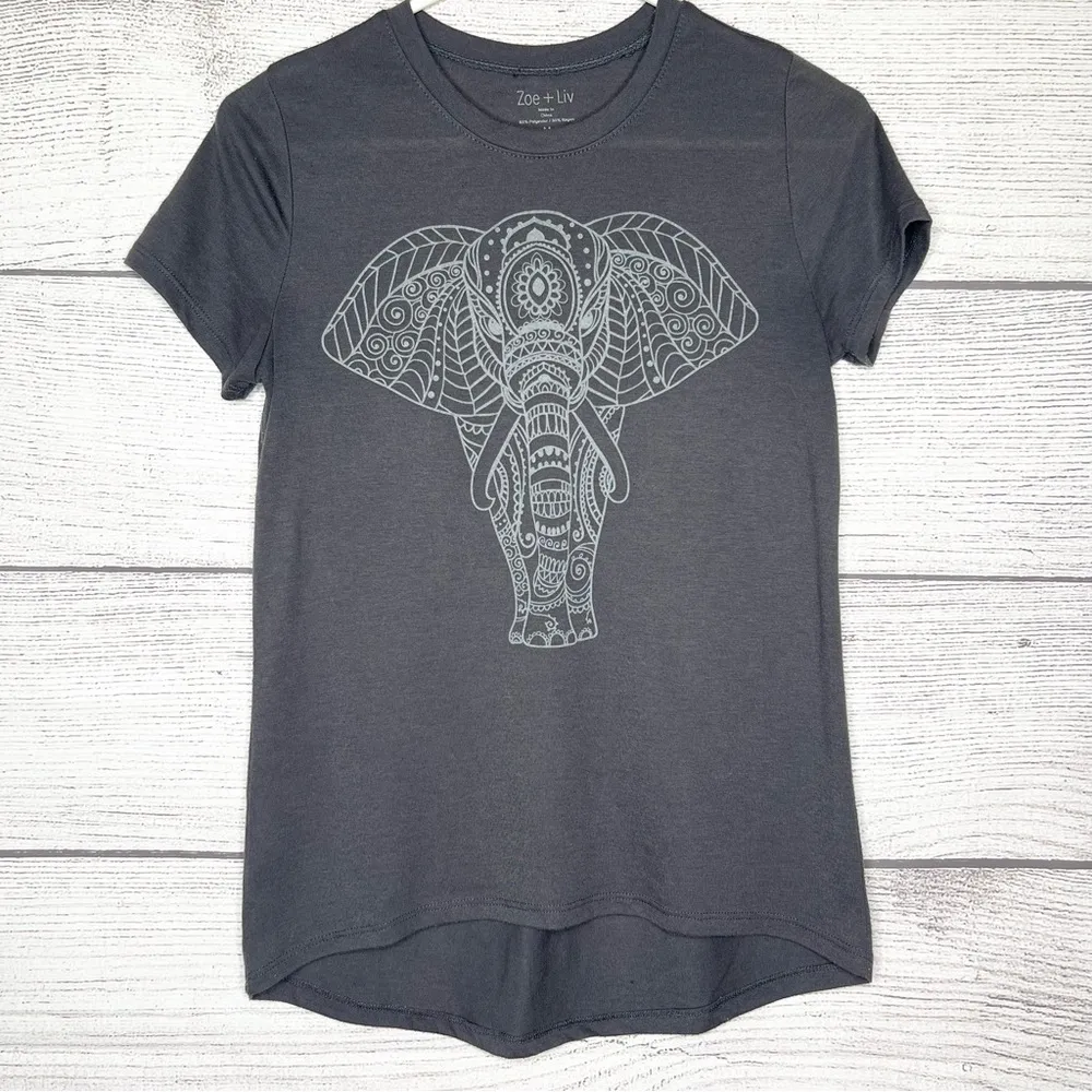 Zoe + Liv Gray Geometric Elephant Casual T-Shirt Size Medium - Image 2