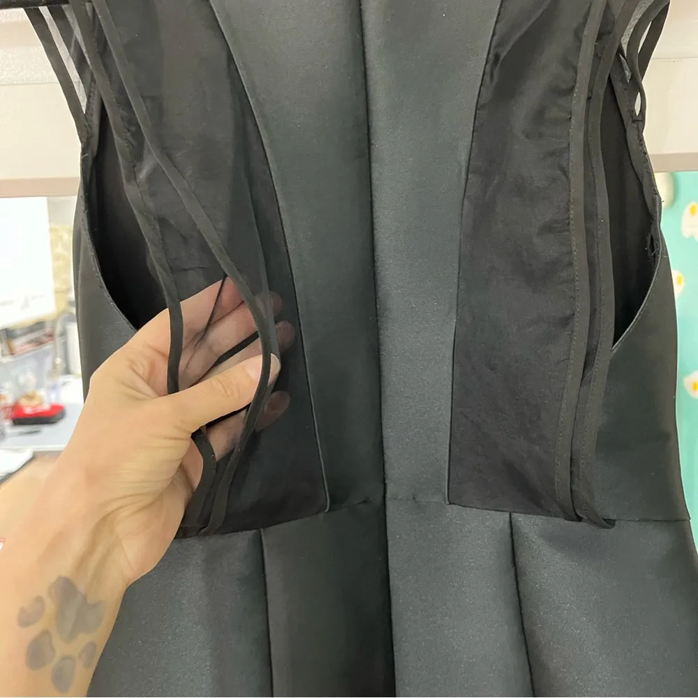 Structured Black Evening Gown 6 Ruffle cap sleeve Black Tie Formal - Image 8